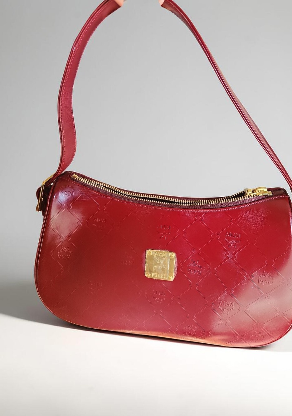 MCM Rare Red Shoulder Bag with Gold Accent - Picture 2 of 9